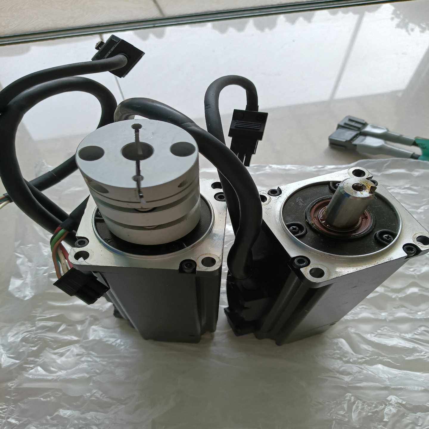 出售松下AC伺服电机，型号MHMF012L1V2M和MHMF一议价商品