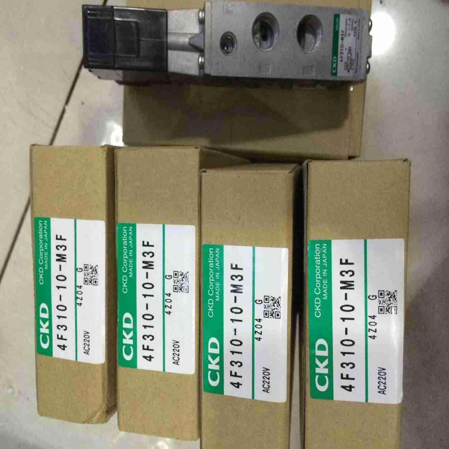 议价-4F310-104F210-08原装正品g全新电磁阀4F310-10-M3FAC220