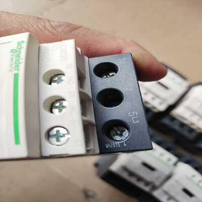 询价~施耐德LC1D25BD接触器，线圈DC24V