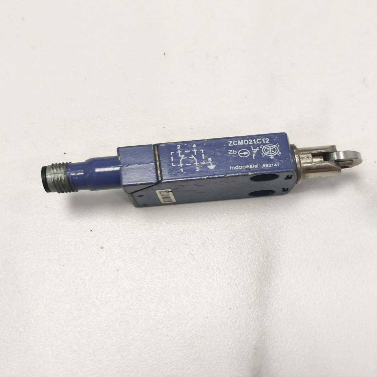 施耐德ZCMD21C12限位开关--议价商品