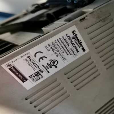 施耐德伺服驱动器，LXM05AD57N4，实图拍摄缺盖子，功--议价商品