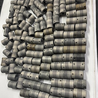 议价美国HELICAL联轴器，支径13mm左右长17mm左右，内