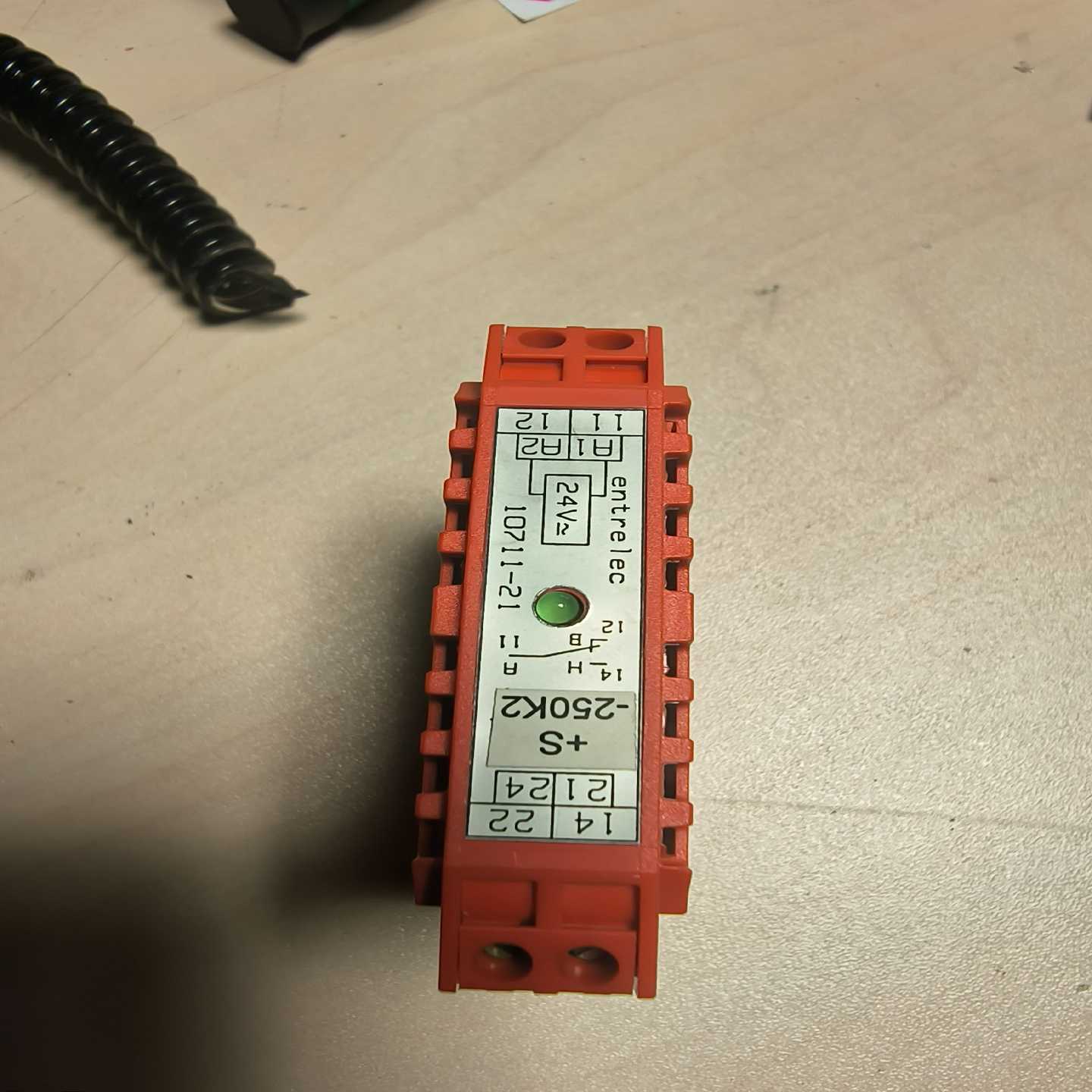 施勒entrelec 10711-21。实物照片，拆机件。