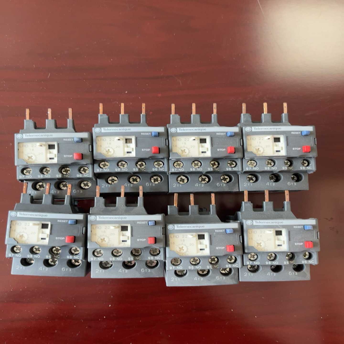 施耐德LRD22KN热继电器，8个无保原保装，东西是好的，图