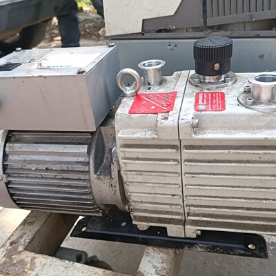 莱宝TRIVAC真空泵，型号D8C，2016年产，功率550--议价商品