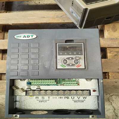 奥地特AD670-11KW变频器一台，成色自定义，缺端盖，功询价