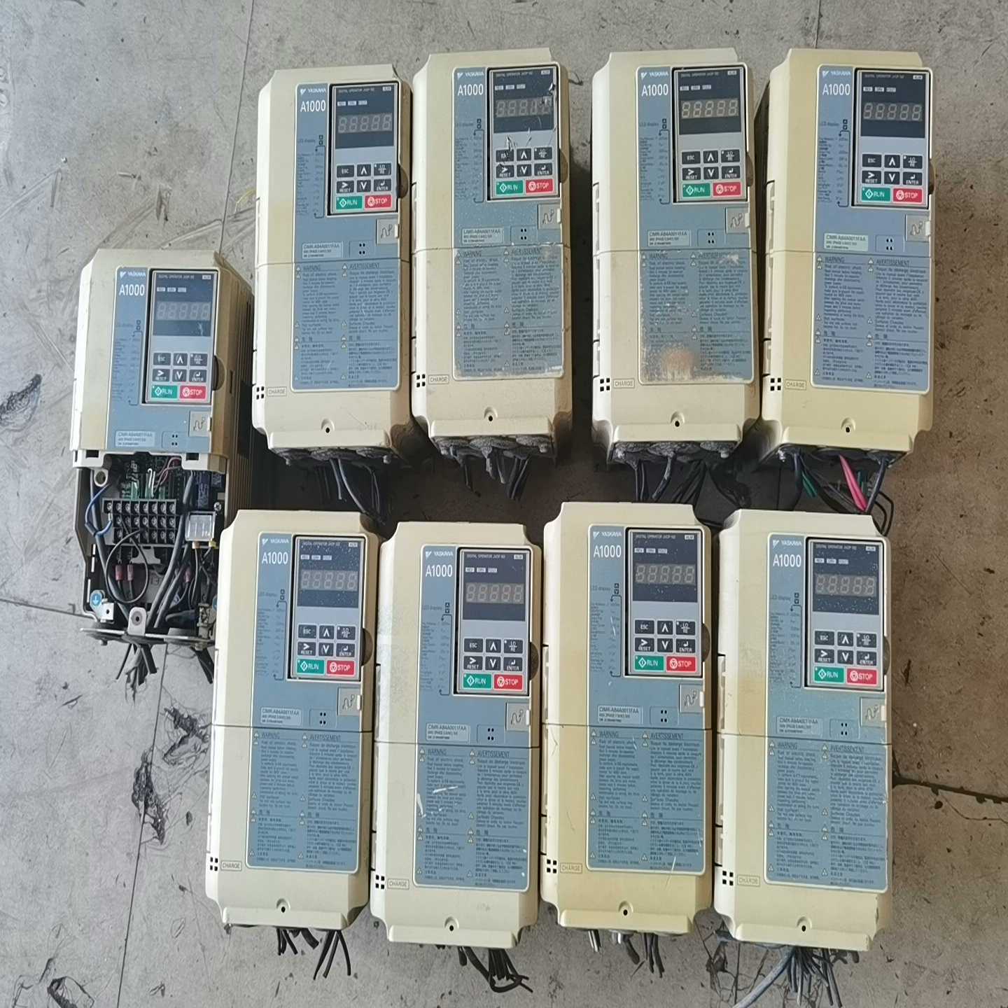 【星慕电子】安川变频器A1000，5.5/3.7，功能成色如图