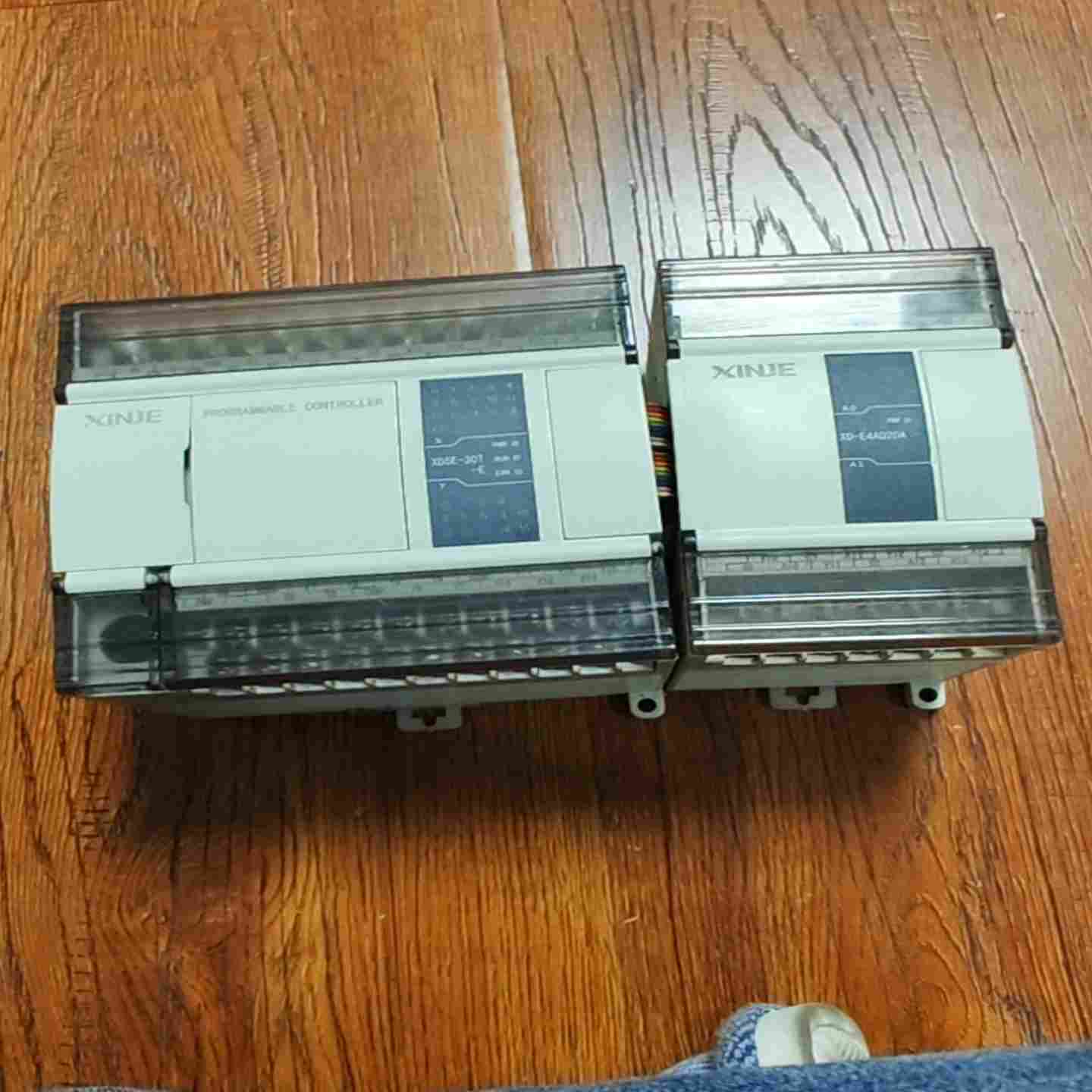 信捷XD5E-30T-E附带模拟量模块XD-E4AD2DA，~询价