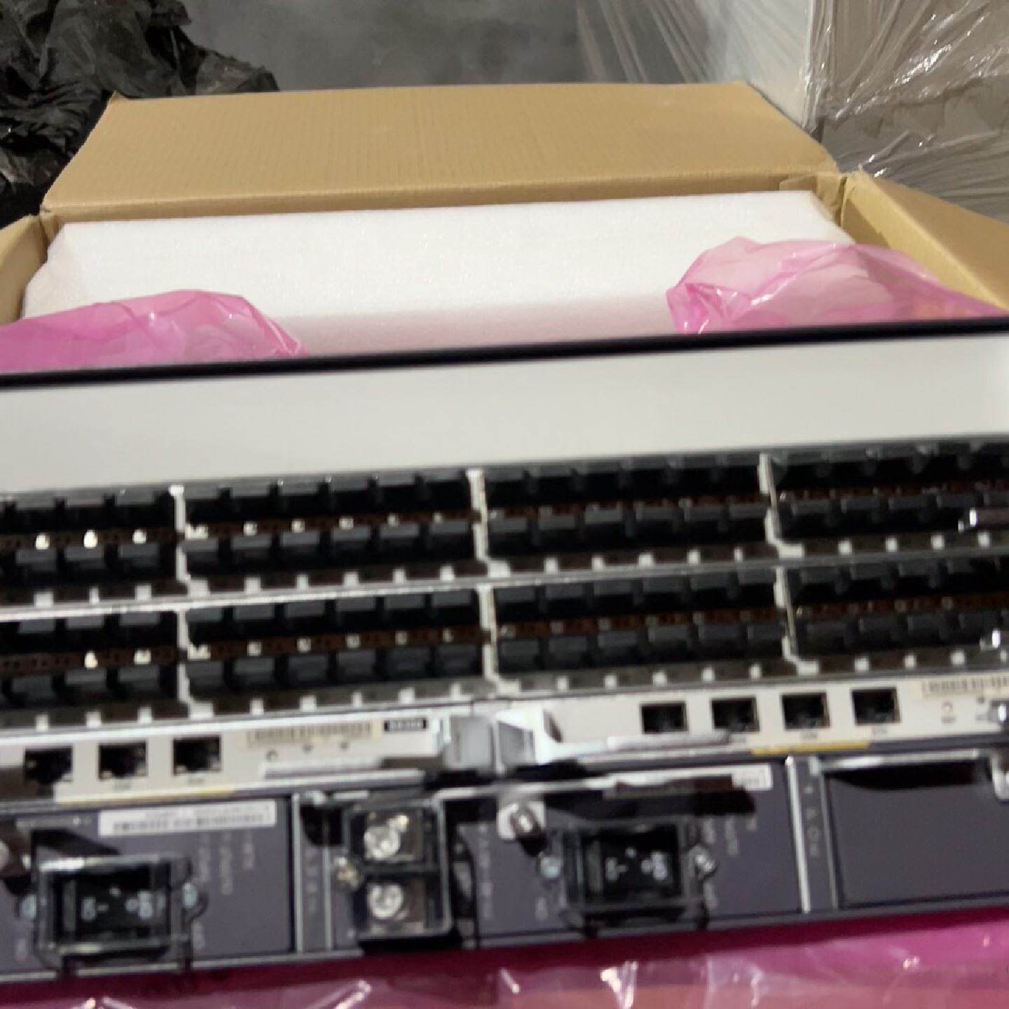 全新原华为S9303交换机双主控配LEOM48SC 2个,议价