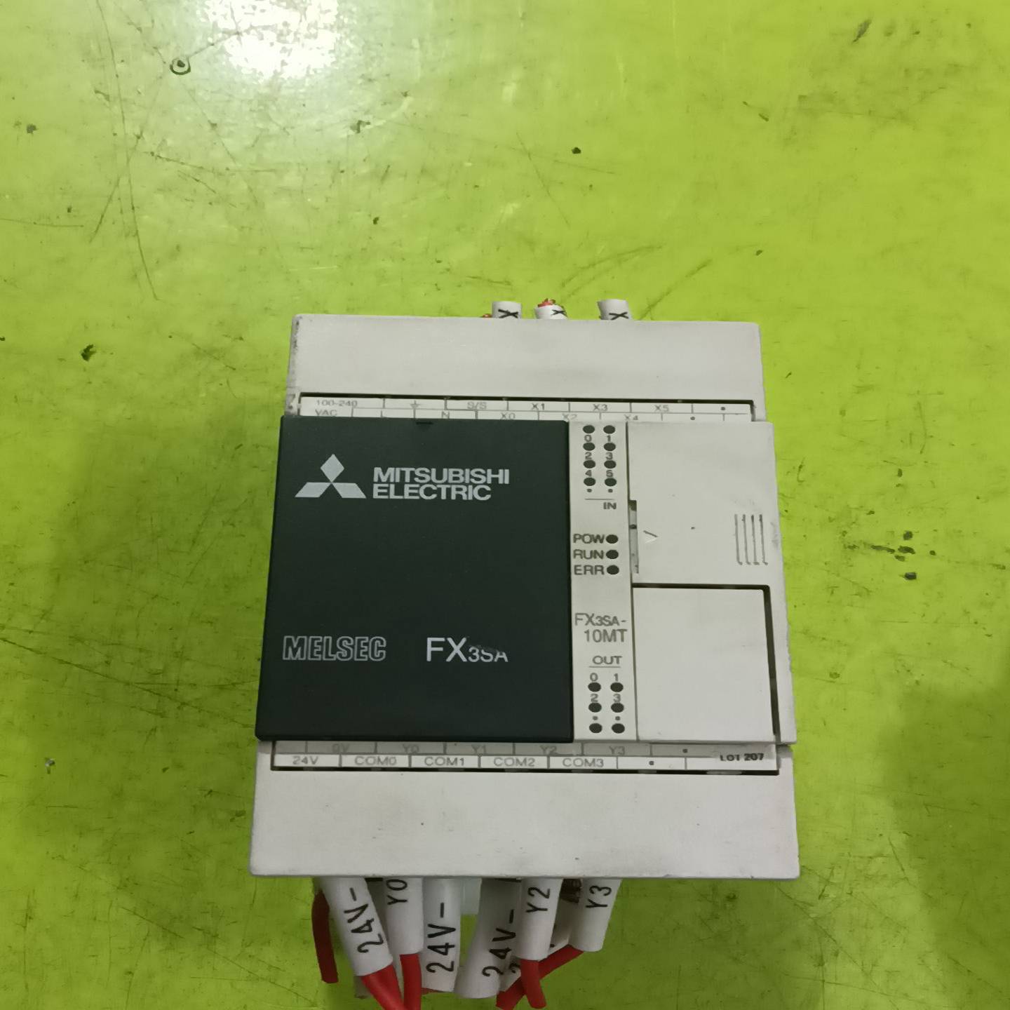 FX3SA-10MT-CM三菱PLc无包装盒实拍图；议价