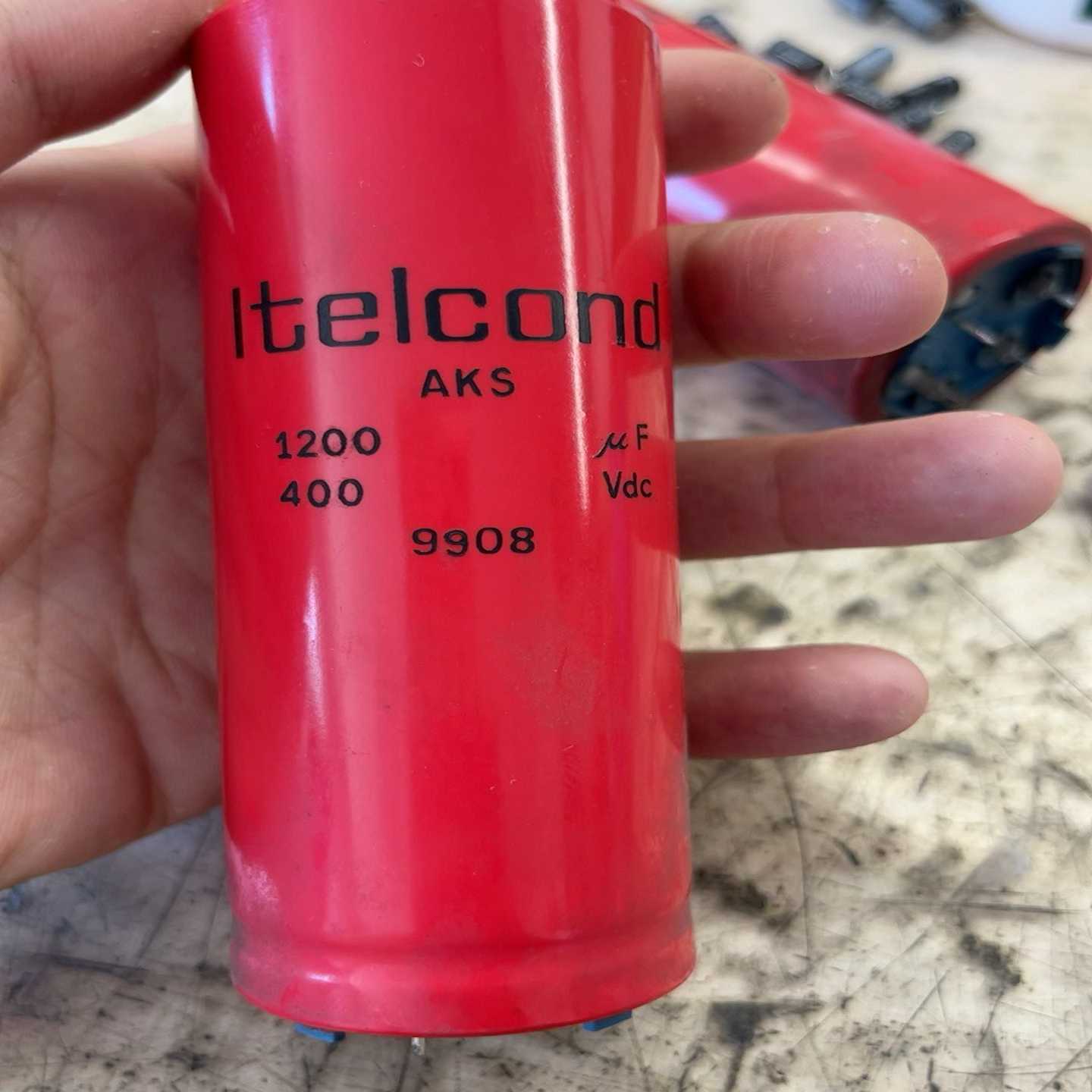 ltelcond 400v 1200uf 红色电容~询价