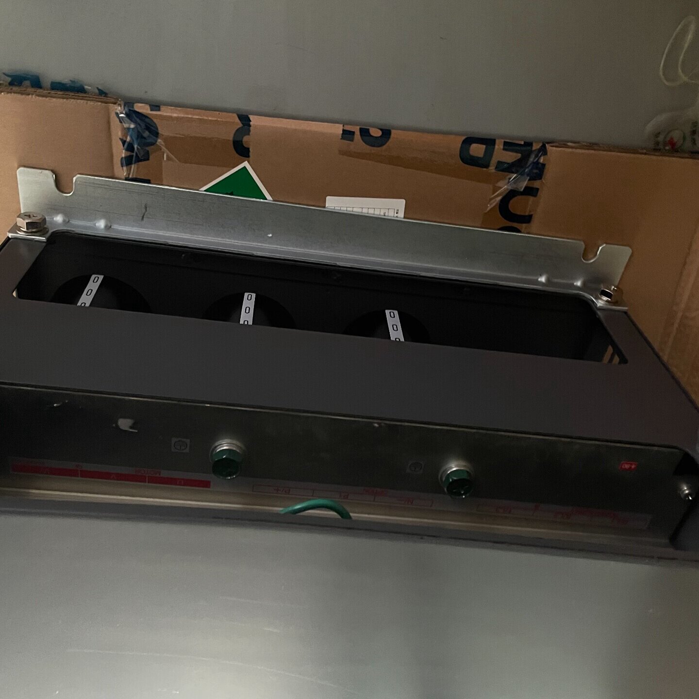 三菱A700变频器FR-A740-90K-CHT 现货90K--议价商品