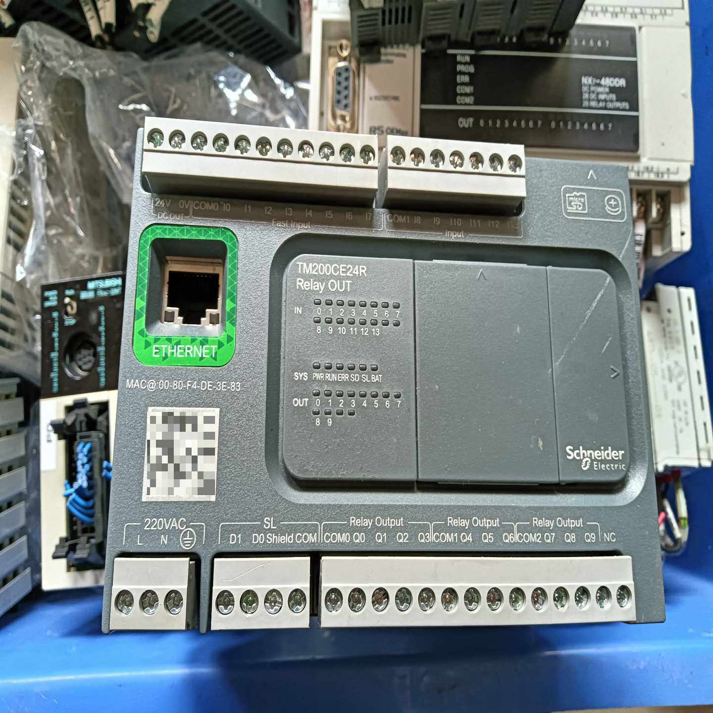 询价施耐德可编程主控模块型号TM200CE24R实物图询价