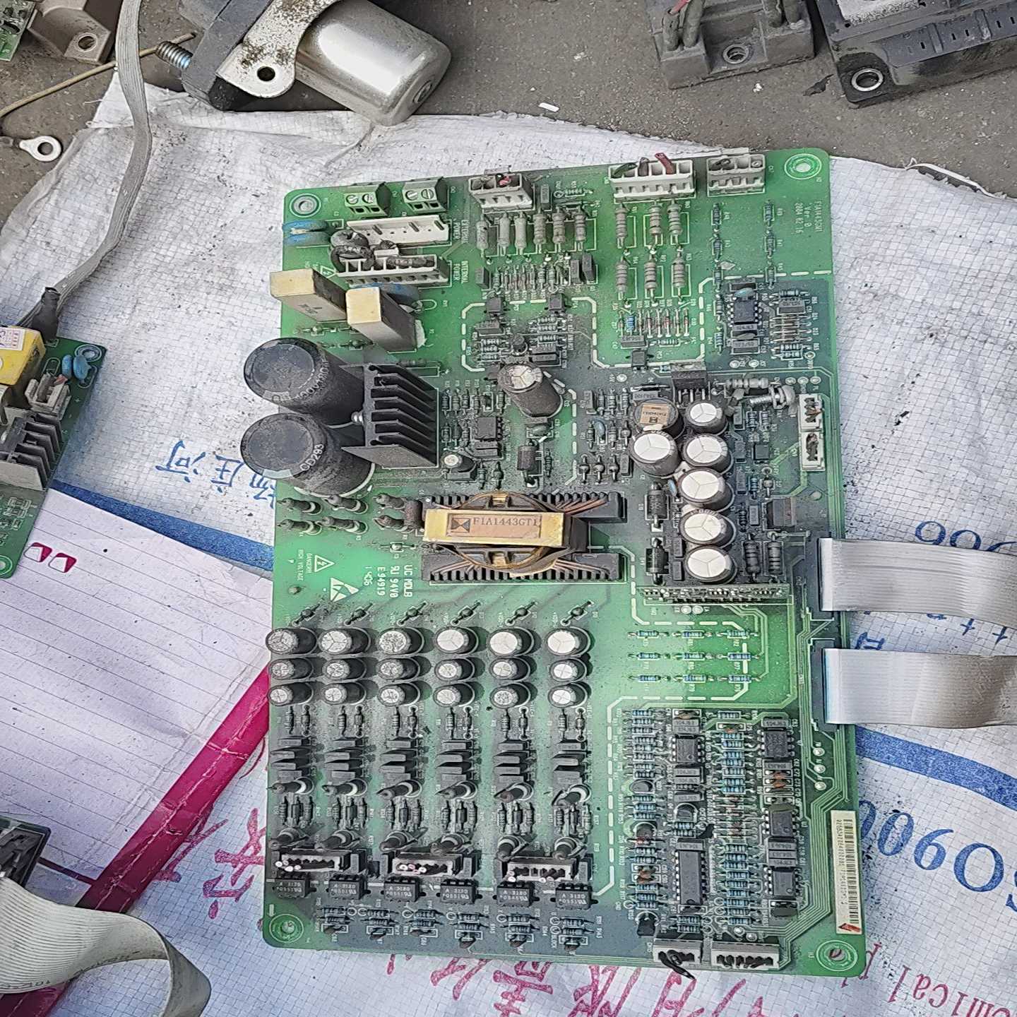 工控主板F1A1443GT1，实物拍摄，成色如图。主板型号清--议价商品