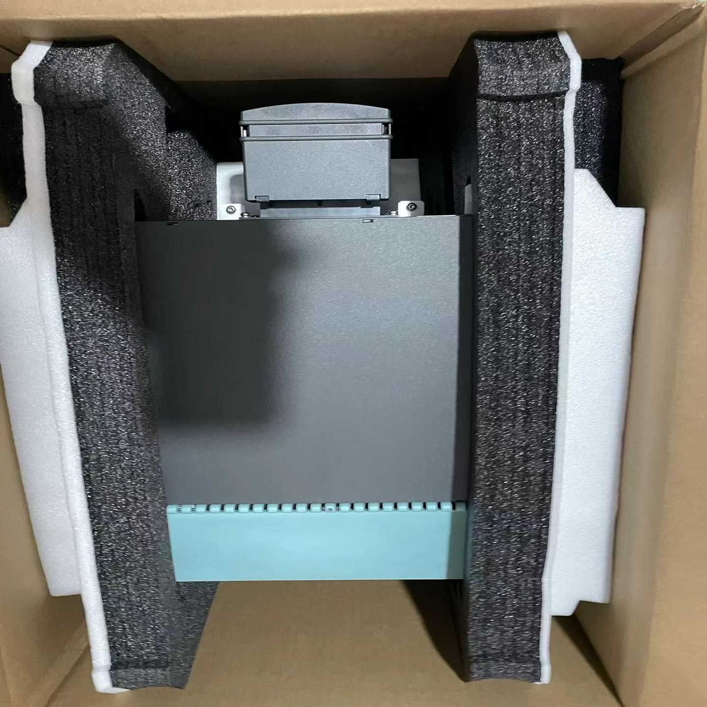 6SL3100-0BE28-0AB0西门子裸机99新。--议价商品