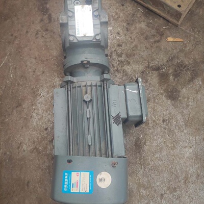 减速电机减速机型号SA47速比7.28功率1.1kw-询