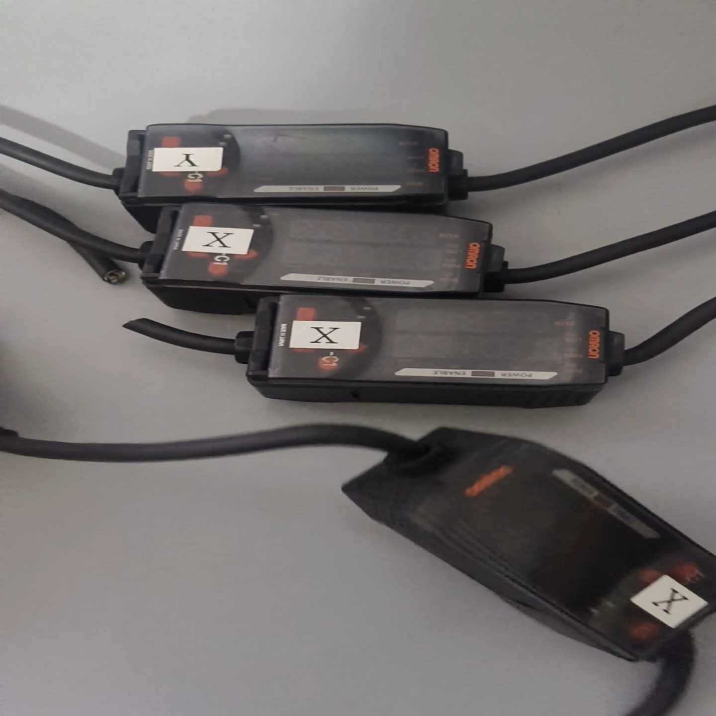 ZX-EDA11-C1，激光位移传感器实物如图功询价