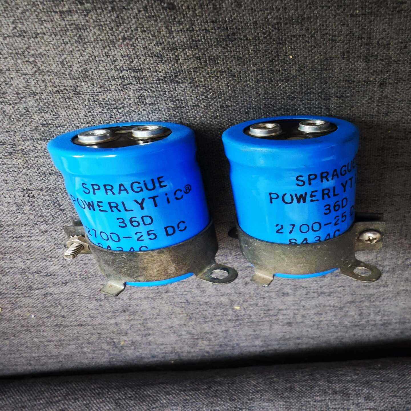 美国SPRAGUE斯碧电容25V2700uf，进口高端仪器拆--议价商品