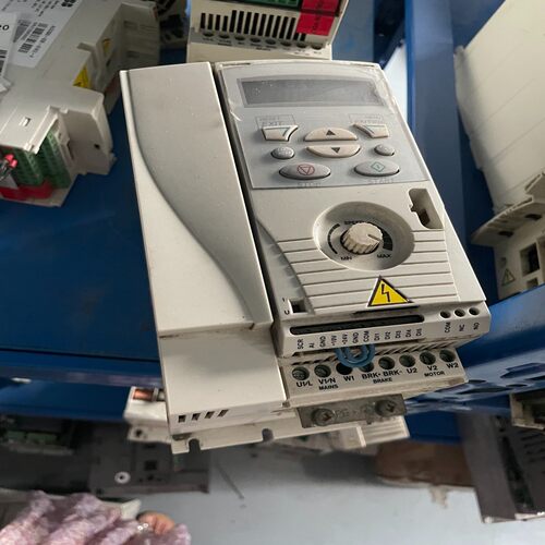 【星慕电子】ABB变频器ACS150-01E-07A5-2  1.5KW