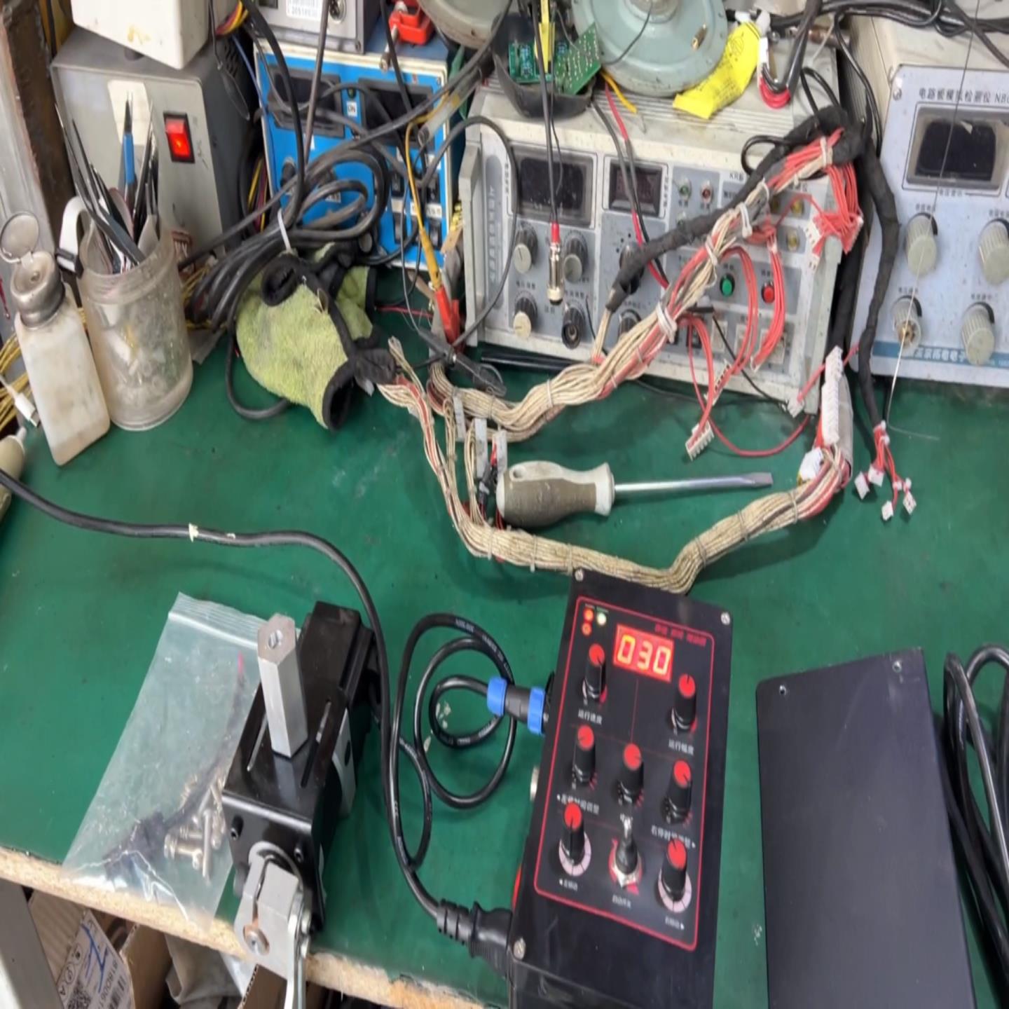 钟摆式 焊接 摆动器 摇摆器  摆头装置；议价