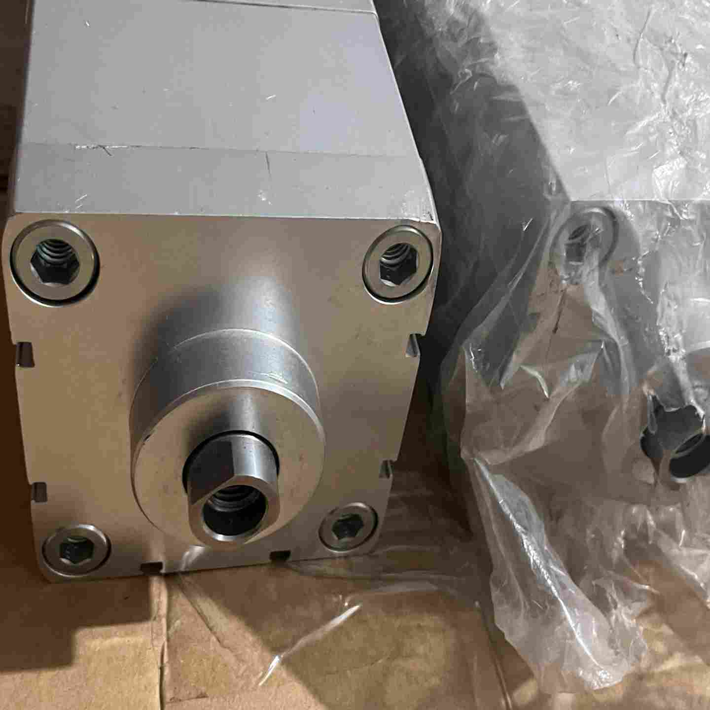 亚徳客气缸TCM25x250S~询价