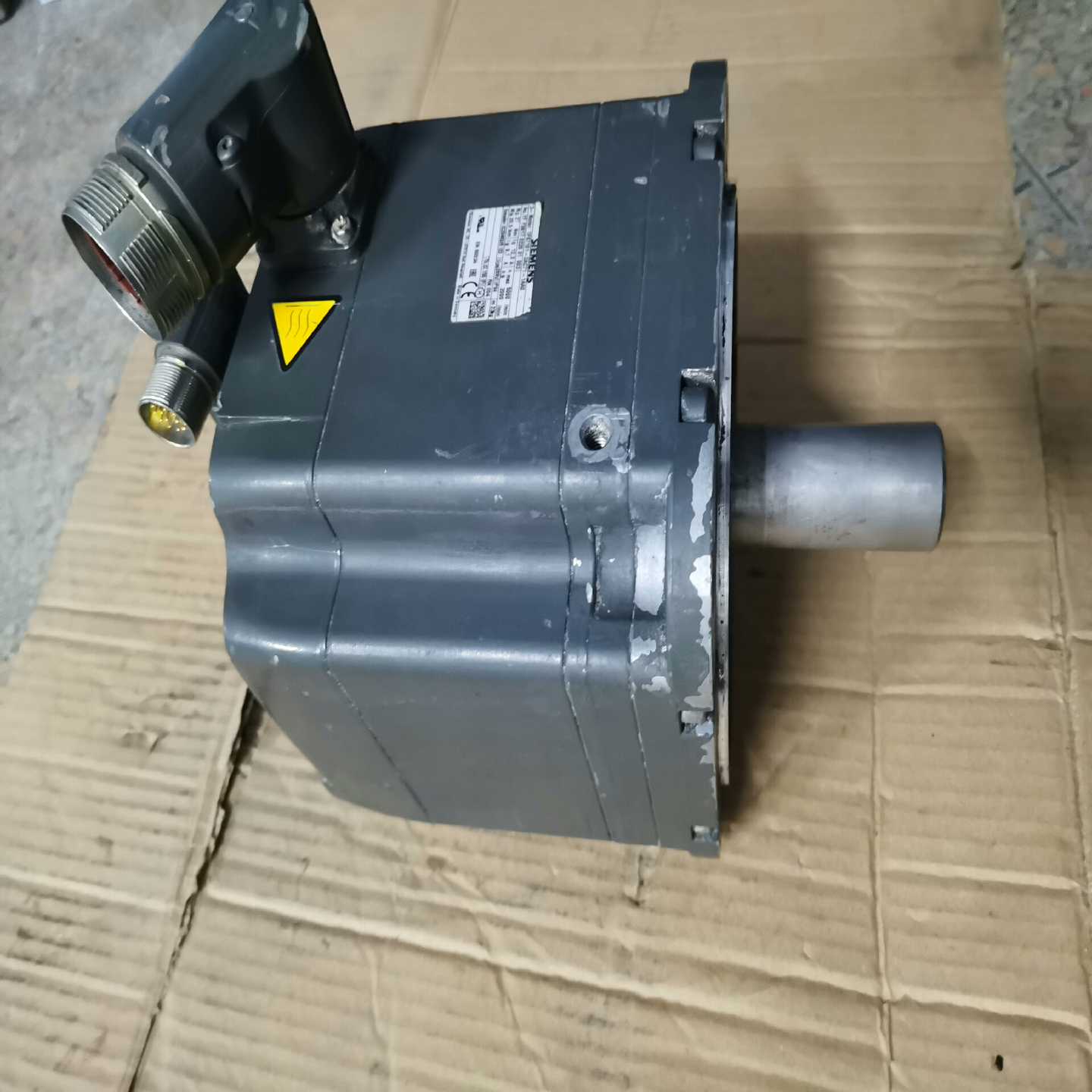 询价1FK7101-2AC71-1AA0伺服电机，27NM