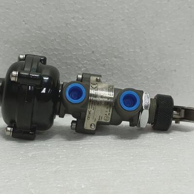 Amot 4057D027K5AA 14 3Way Pilot Valve Manual Latch Roper Ind