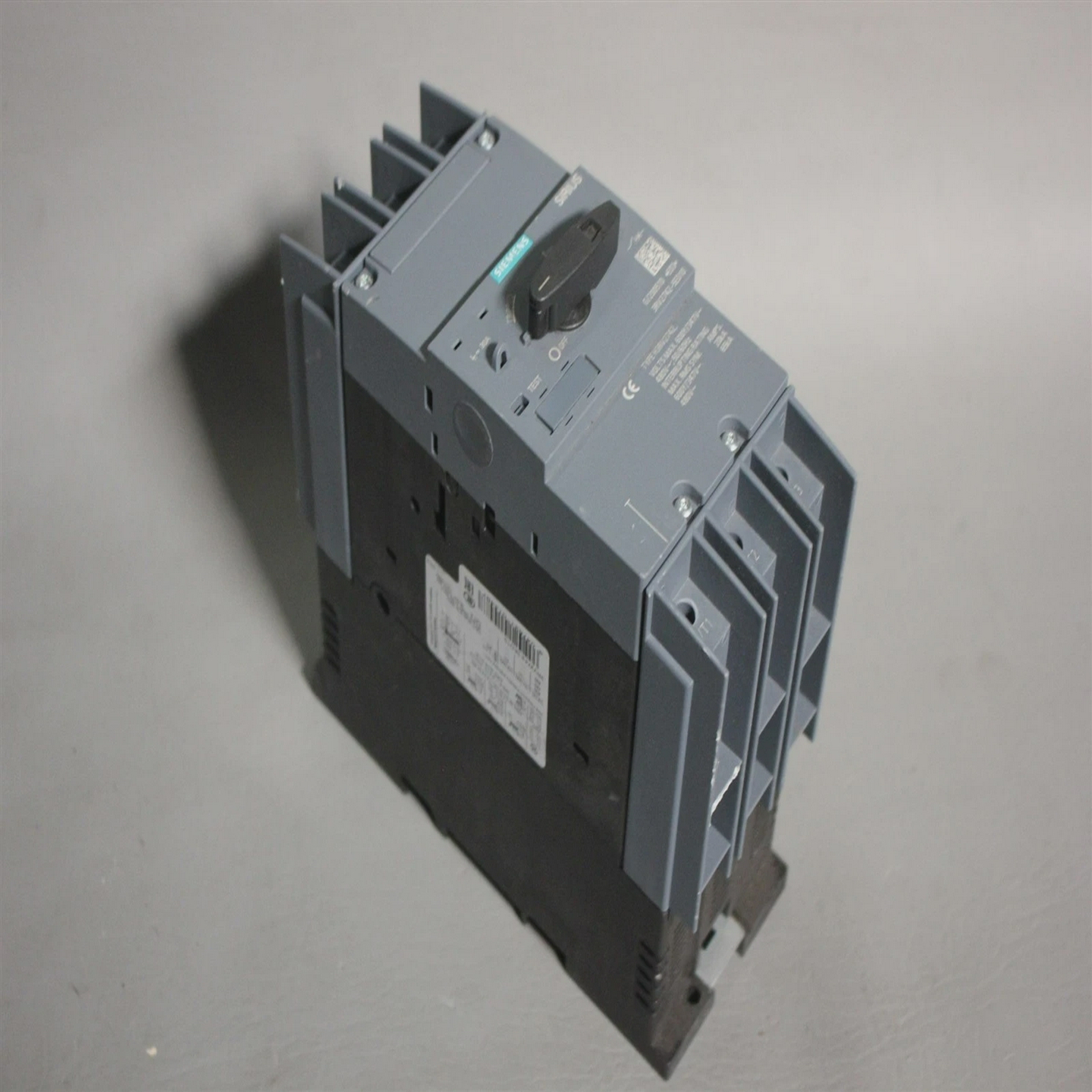 未使用西门子系统保护电路断路器3RV2742-5ED10