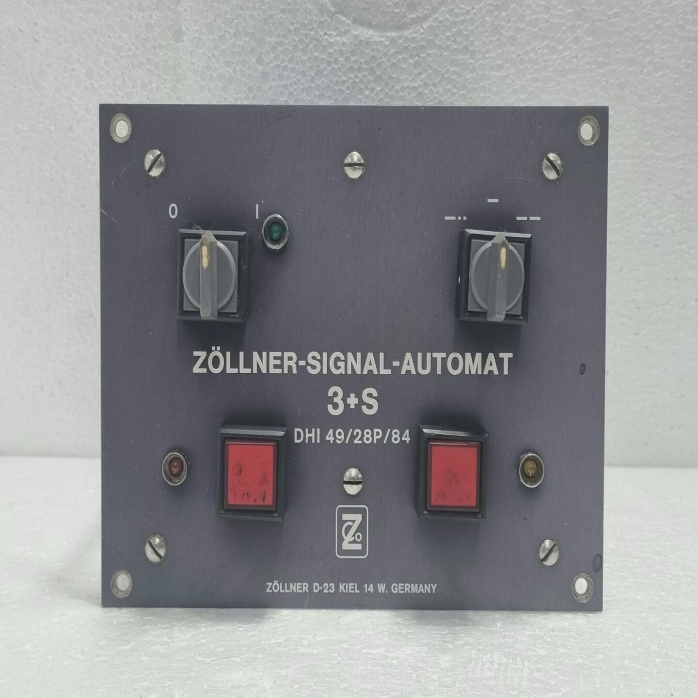 ZollnerKiel信号自动类型3SVolt220Fabr.Nr.9762Hz60DHI - 实物图