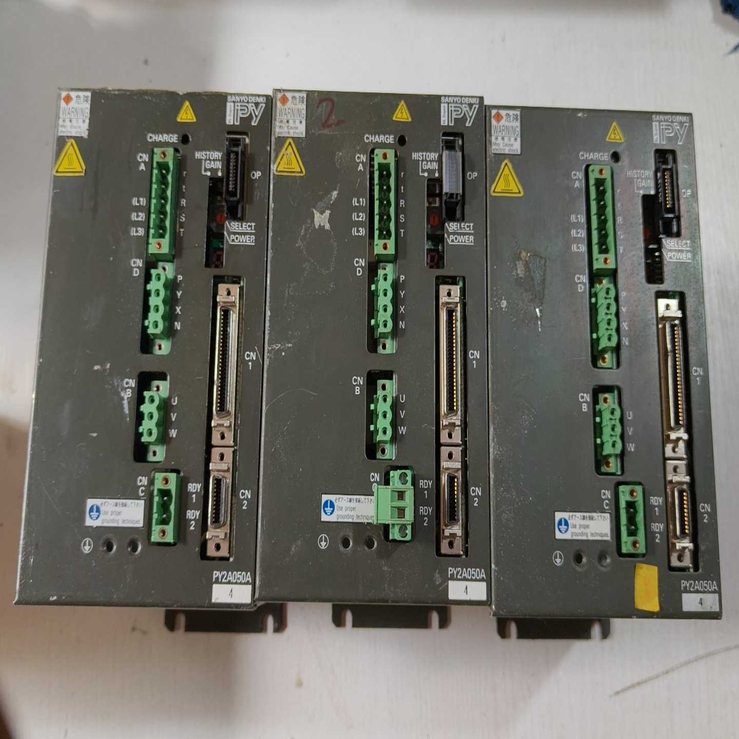 拆机驱动器PY2A050A4数量3个，图片为实物拍摄，有需要-询价