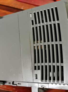 议价施耐德ATV310HU30N4一台，功能包好，无破损，具体型