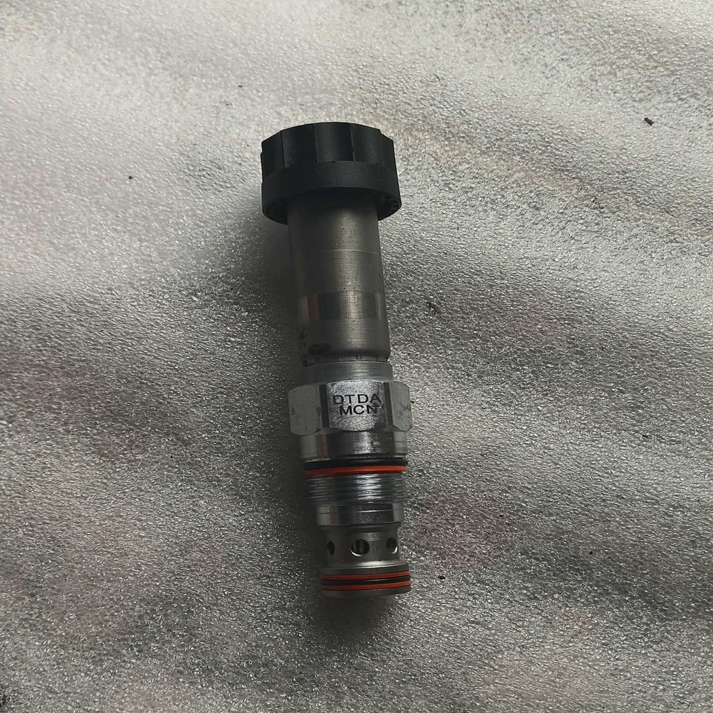 SUN插装阀换向阀DTDA-MCN。阀组一个，看上拍（零零电子）