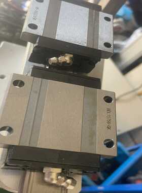 THKSSR20滑块导轨。设备拆下滑块。一共8块询价