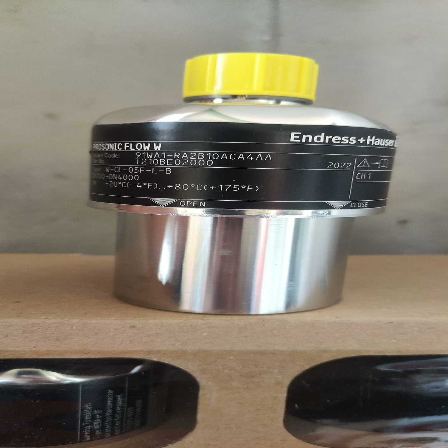 询价~E+H超声波流量传感器，型号91WA1-RA2B10AC