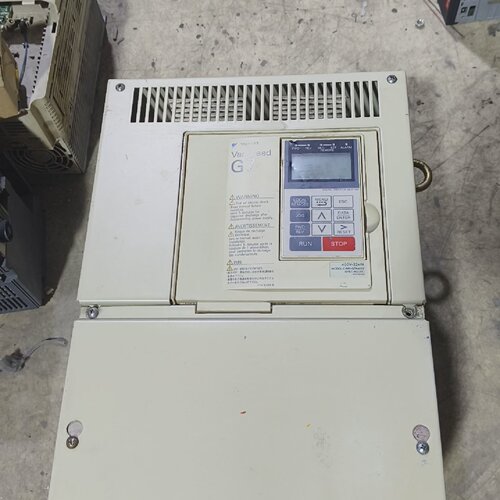 【议价】CIMR-G7A4022安川变频器，22千瓦机器，实物图拍射