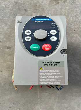 议价施变频器，V1075M2，0.75，如图所