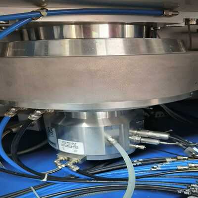 德国激光分子泵，品牌OERLIKON还在设备上面装着，大族激--议价商