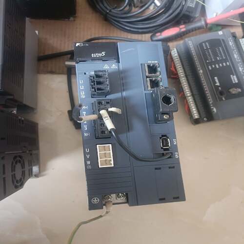 富士2KW驱动器，型号；RYH202F5-VV2，件询价