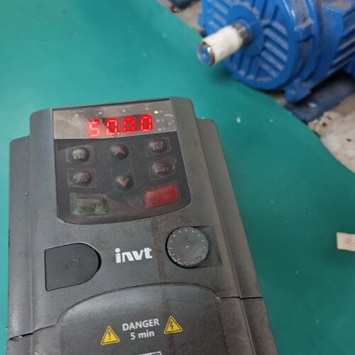 寻英威腾变频器1.5KWGD200A1R5G4成色如图