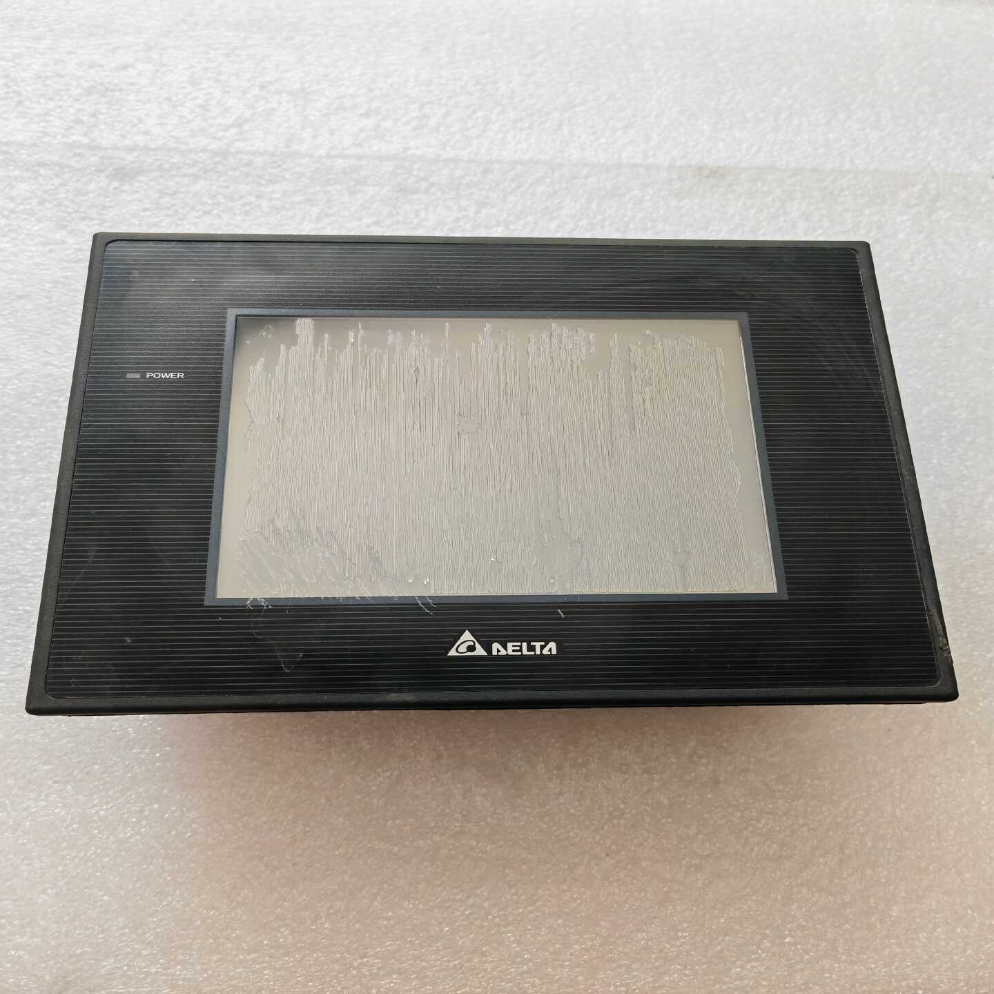 台达触摸屏DOP-B05S111，通电如图，要询价