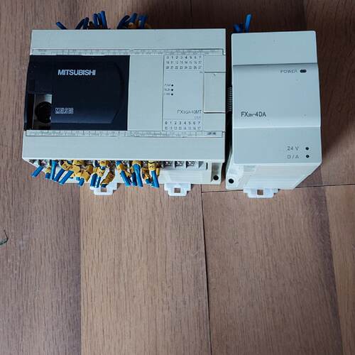 询价FX3GA-40MT/FX2N-4DA成色如图！！！议价