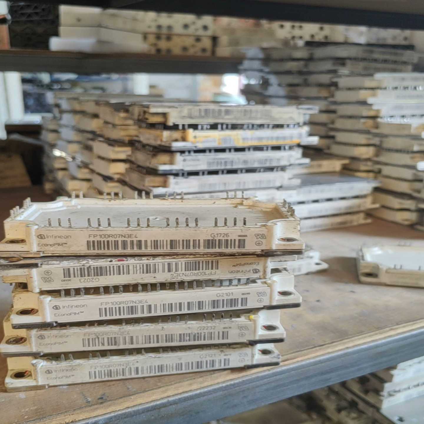 Infineon FP100R07N3E4原码原标，原装拆机一议价商品