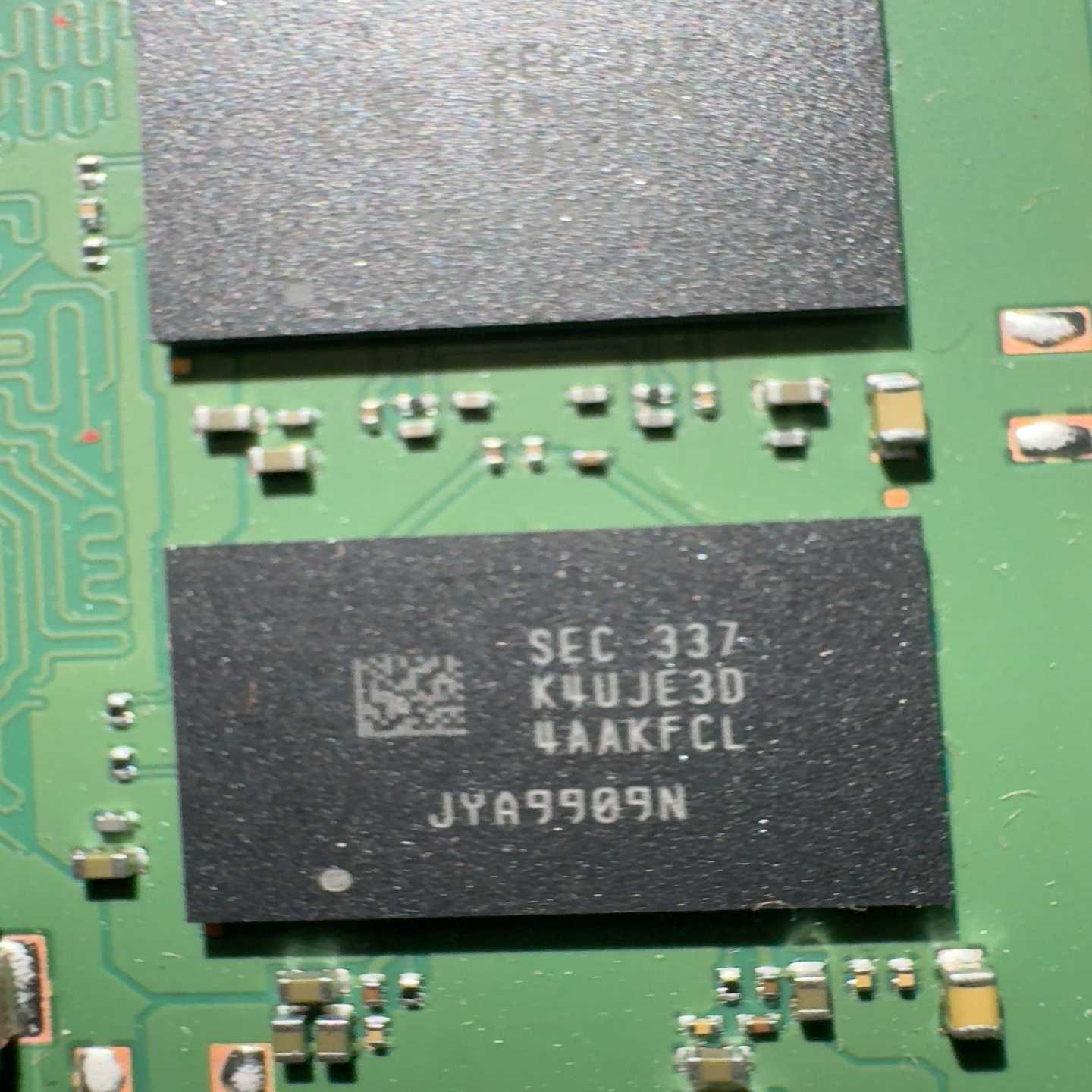 K4UJE3D4AA-KFCL  带板~询价