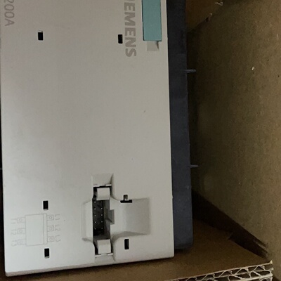 询价*3UF71031BA000盒子上有字