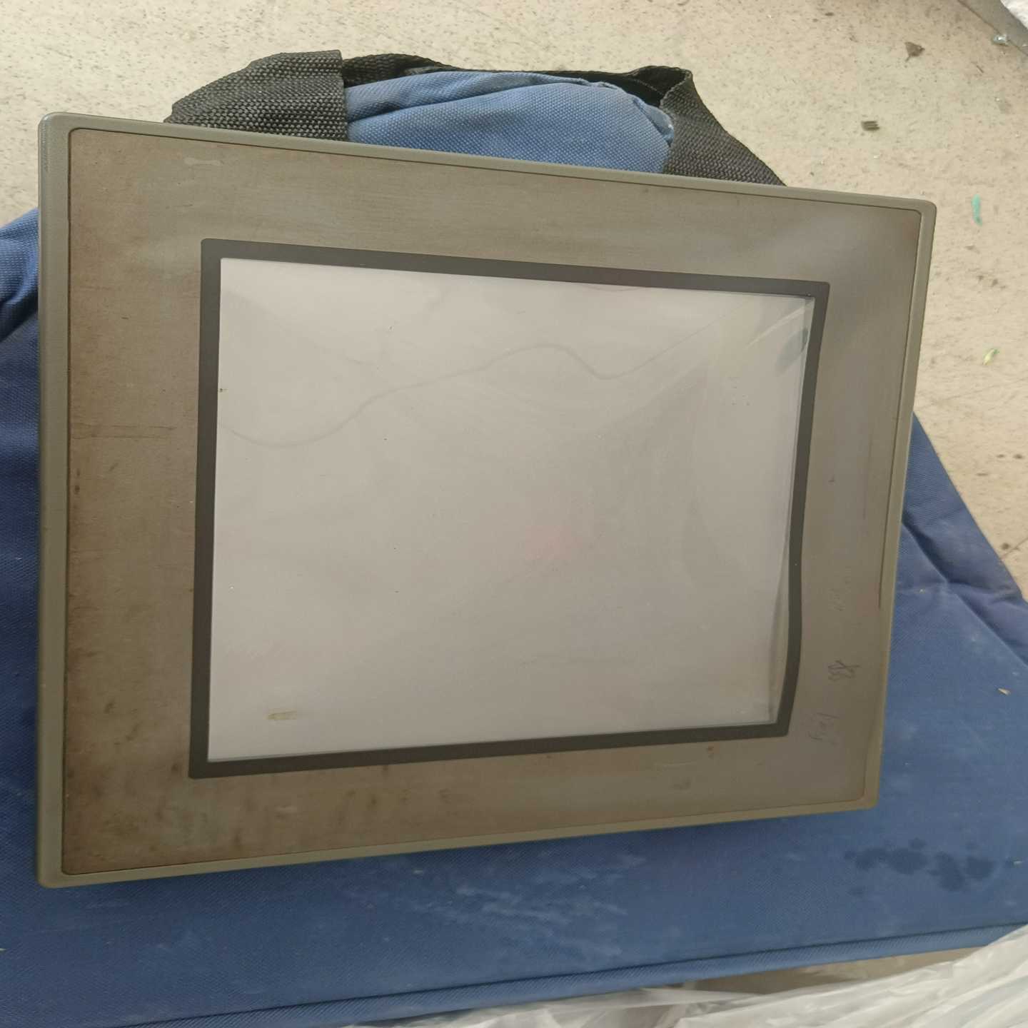 昆仑通态TPC1063E触摸屏，，功能正常。上电显示询价