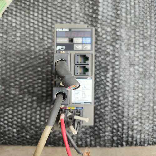 富士伺服驱动器ryc401d3-vvt2，400w，成色如图~询价