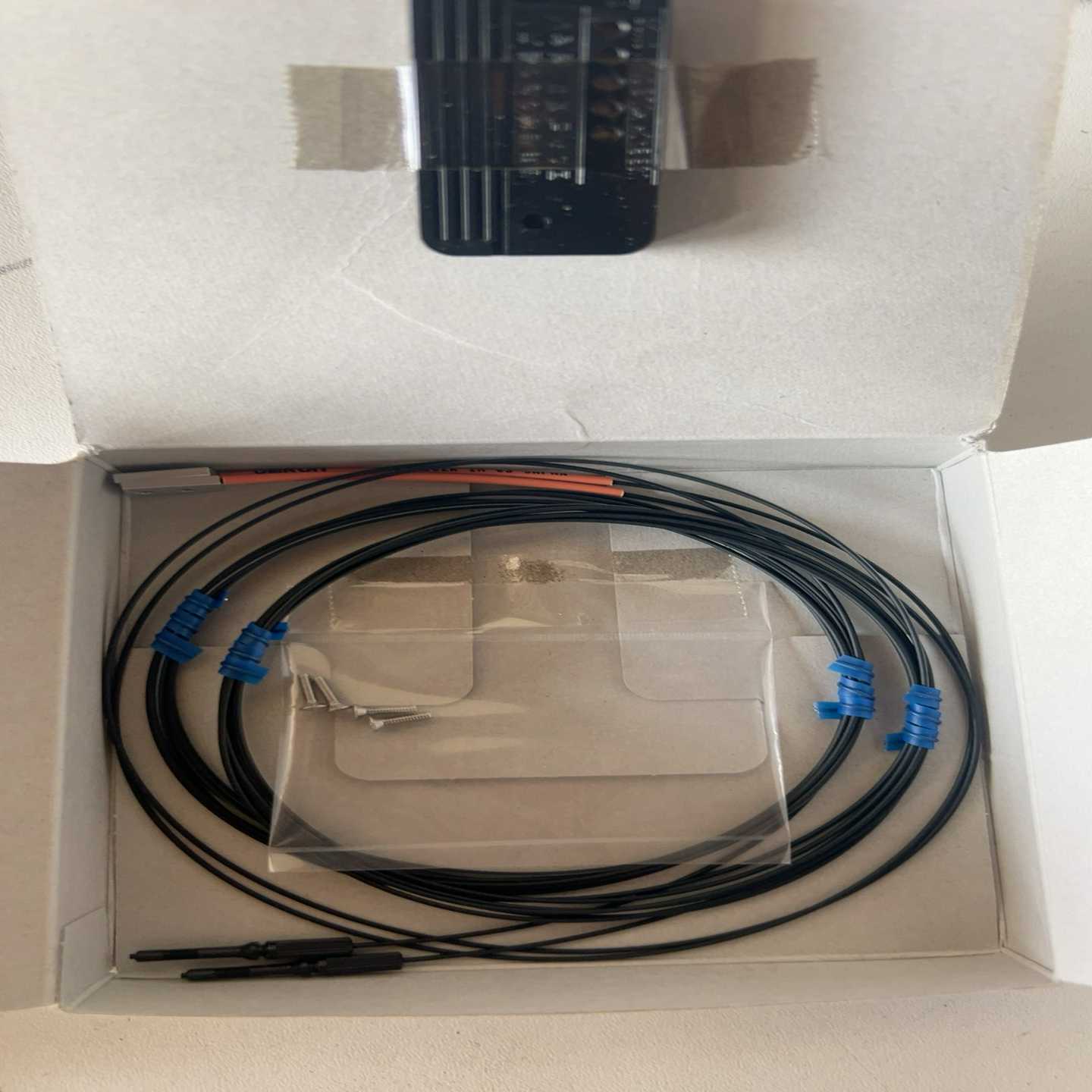 询价E32-T25ZR欧姆龙光纤传感器.全新原装，图片实物拍