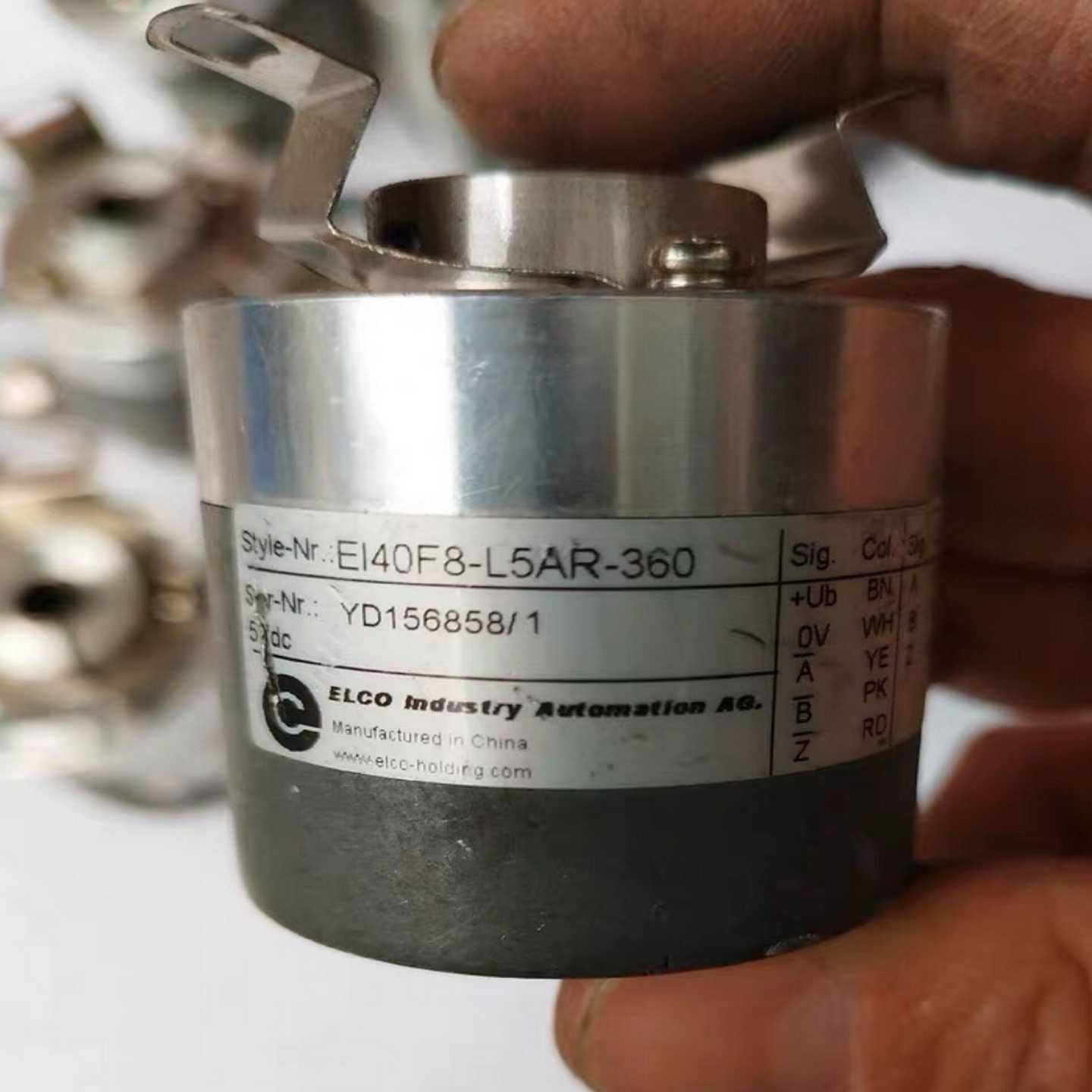 上海756PC紫外可见分光光度计。刚从实验室拉回来。有的~询价