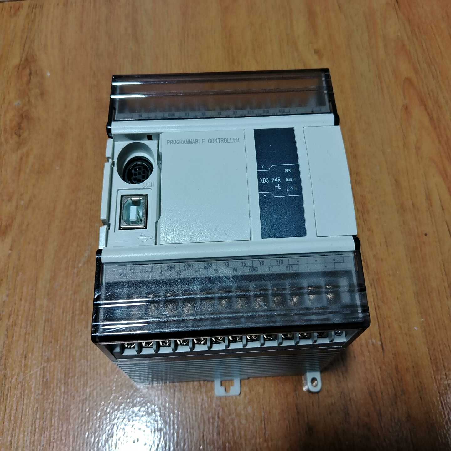 信捷PLCXD3-24R-E，功能正常，成色为实图适用