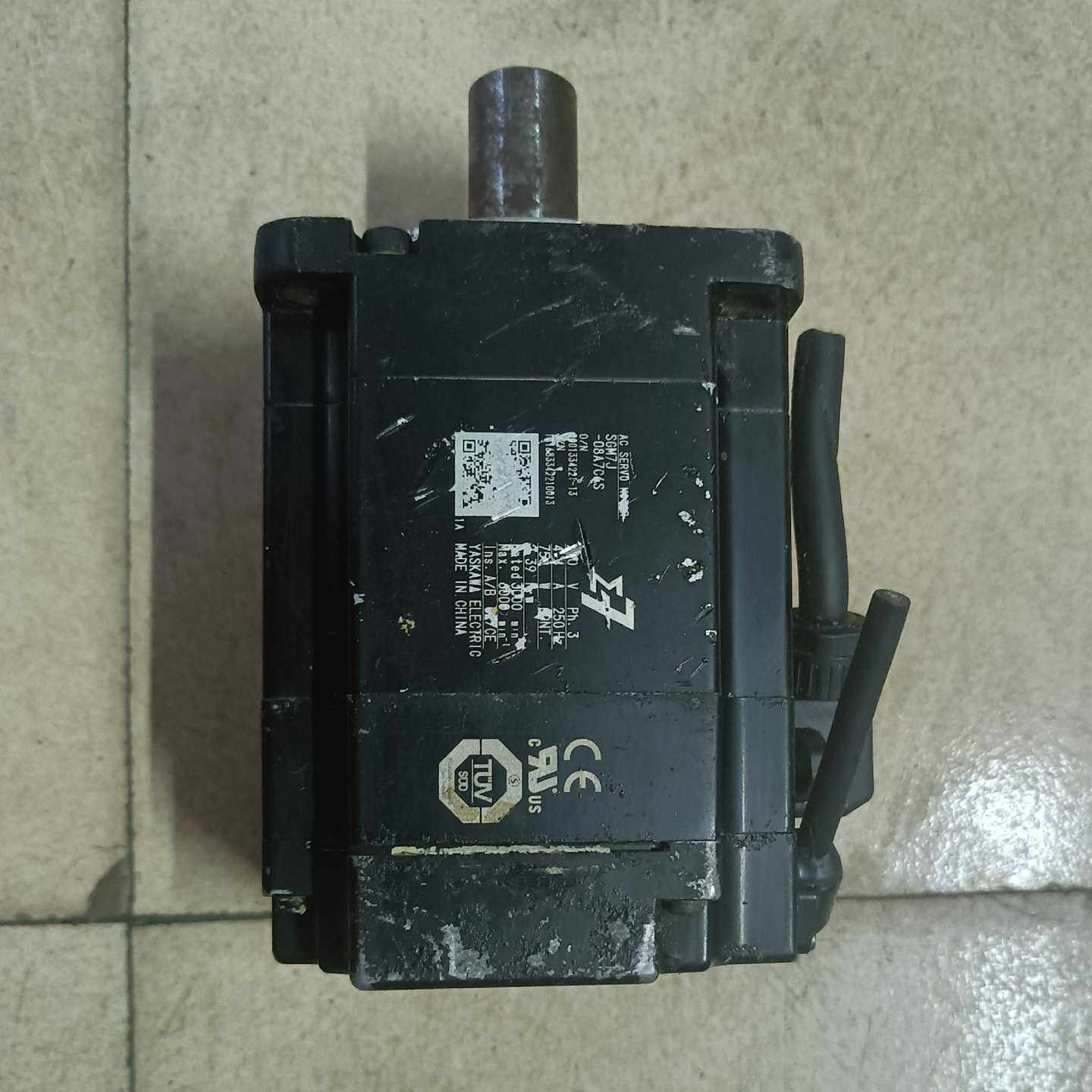 安川750W伺服电机SGM7J-08A7C6S 实物拍成色如~询价